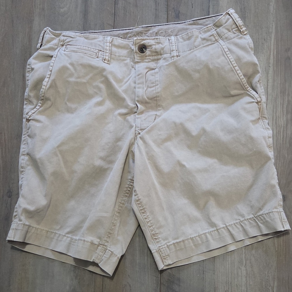 American Eagle Next Level Flex Tan Shorts Men Sz 32 (8" Inseam)